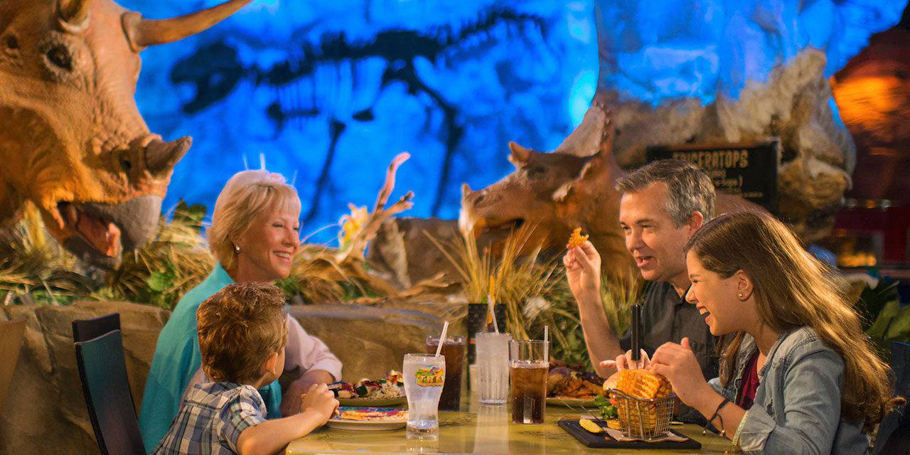 Conheça o T-Rex Café, o lugar onde você come com os dinossauros