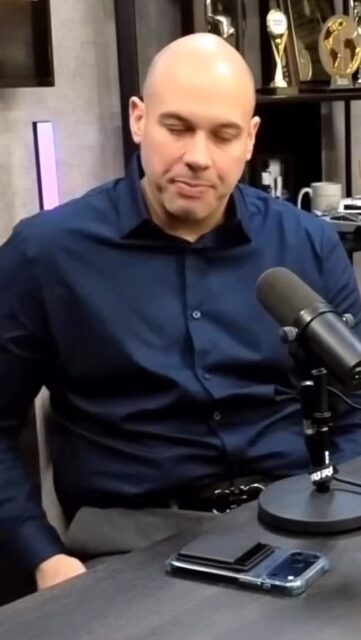 Nos EUA, quem trabalha sério costuma ver resultado.
O esforço pode realmente valer a pena.
Assiste até o final 👀

#vidaNosEUA #trabalharNosEUA #imigrantesNosEUA #oportunidades #reelsMotivacional