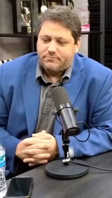 Ele marcou a infância de muita gente com a voz no Rei Leão 🦁
Hoje, a vida dele tomou outro rumo… e ele mora nos EUA.
Assiste até o final 👀

#reileao #dublagem #nostalgia #vidaNosEUA #curiosidades