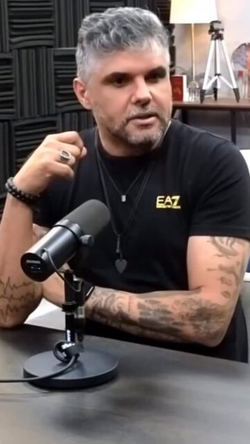 Ficar ou voltar?
Essa é uma das decisões mais difíceis para quem vem para os EUA 🇺🇸
Mas existem alguns pontos que podem te ajudar a decidir.

#vidaNosEUA #imigrantesNosEUA #decisaoDeVida #vidaNoExterior #reelsReflexao