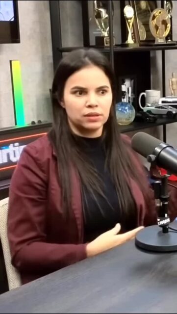 Não foi uma decisão por acaso…
Teve um motivo específico que fez ela escolher morar em Orlando 🇺🇸
Assiste até o final 👀

#orlando #vidaNosEUA #mudancaDeVida #imigrantesNosEUA #reelsStory